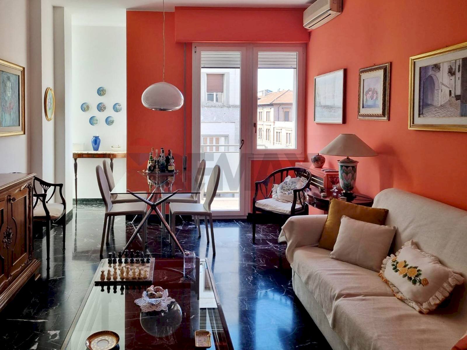 Sala da pranzo - Trilocale via Amendola
 
17, Bologna - foto 1