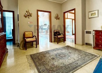 Hall / corridoio - Trilocale via Amendola
 
17, Bologna - foto 34