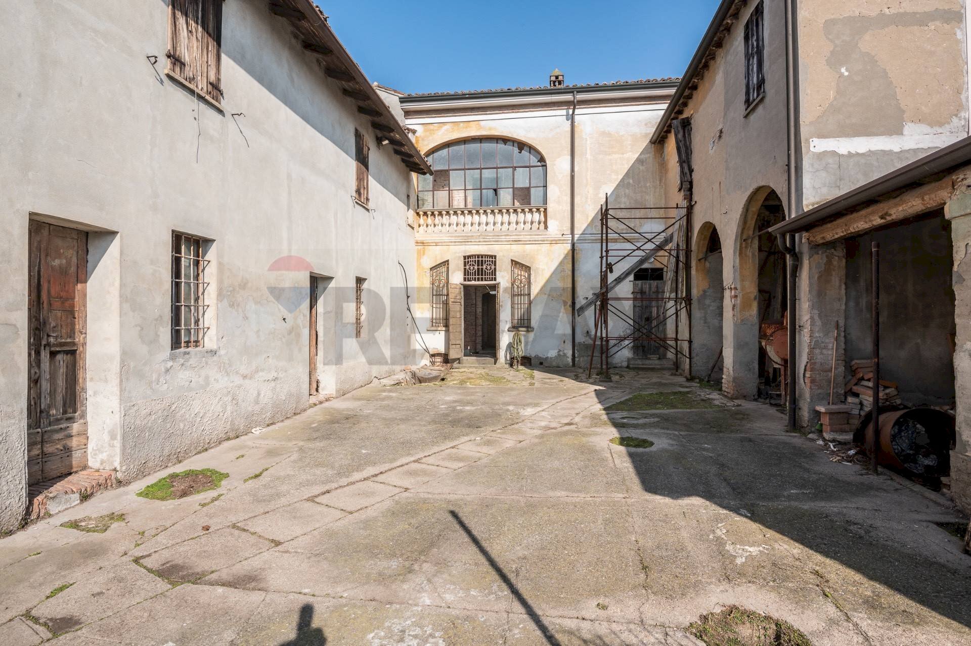 Edificio all\'aperto - Casa semi indipendente Vicolo Chiesa
 
2, Tornata - foto 2