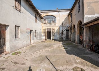 Edificio all\'aperto - Casa semi indipendente Vicolo Chiesa
 
2, Tornata - foto 2