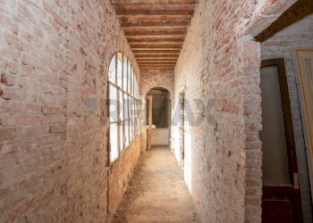 Hall / corridoio - Casa semi indipendente Vicolo Chiesa
 
2, Tornata - foto 16