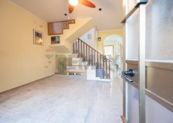 Scale - Semi-detached house via Bellaria
4, Castelnovo di Sotto - photo 2