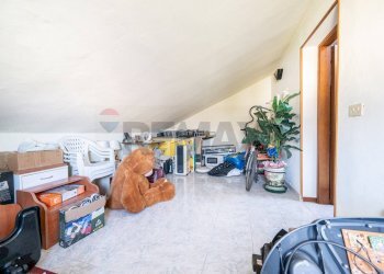 Dispensa di stoccaggio - Semi-detached house via Bellaria
4, Castelnovo di Sotto - photo 24