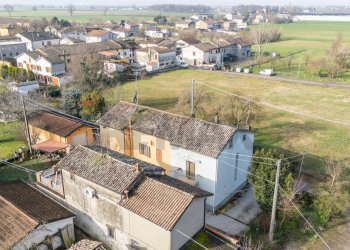 Casa all\'aperto - Semi-detached house via Bellaria
4, Castelnovo di Sotto - photo 29