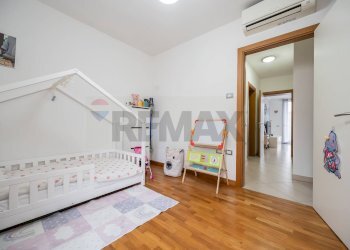 Camera / camera da letto - Three-room apartment VIA GONZAGA
 
14, Viadana - photo 26