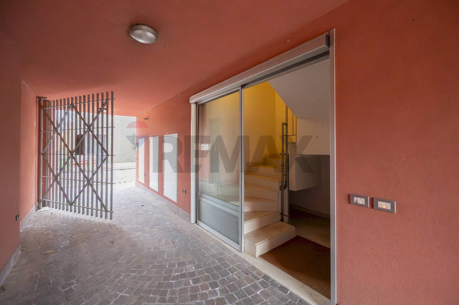 Terrazza - Two-room apartment VIA GONZAGA
 
14, Viadana - photo 2
