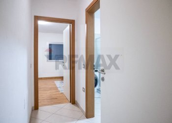 Hall / corridoio - Two-room apartment VIA GONZAGA
 
14, Viadana - photo 13