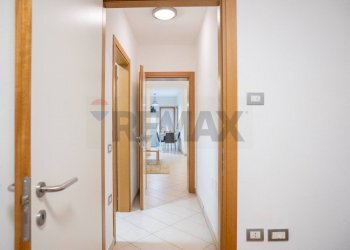 Hall / corridoio - Two-room apartment VIA GONZAGA
 
14, Viadana - photo 18