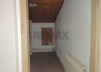 Hall / corridoio - Independent house Via Parolara
 
20, Villimpenta - photo 7