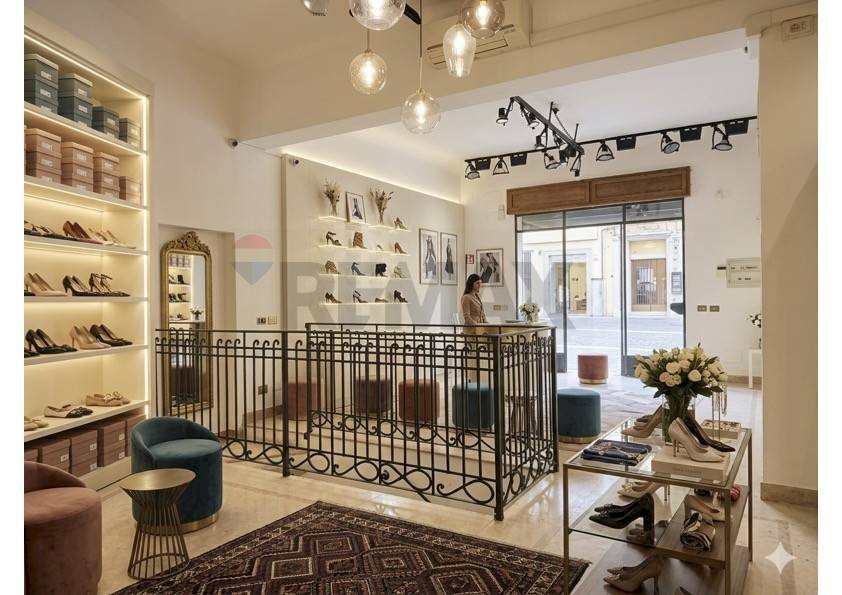 Soggiorno - Locale Commerciale Via 23 Aprile
 
10, Sassuolo - foto 2