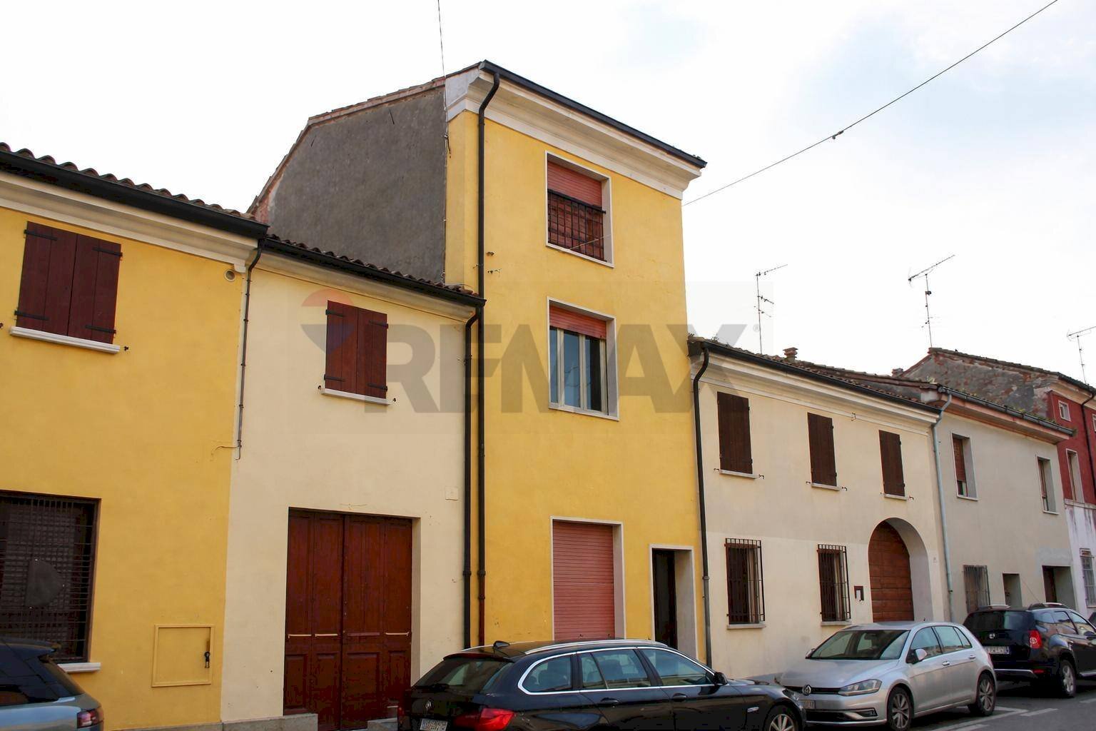 Edificio all\'aperto - Terraced Villa via Borrini
 
19, Commessaggio - photo 1