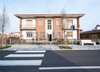 Casa all\'aperto - Quadrilocale via Marconi
 
15, Commessaggio - foto 2