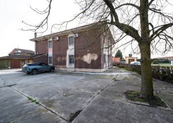 Casa all\'aperto - Quadrilocale via Marconi
 
15, Commessaggio - foto 9