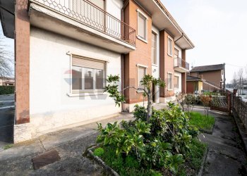 Casa all\'aperto - Quadrilocale via Marconi
 
15, Commessaggio - foto 11