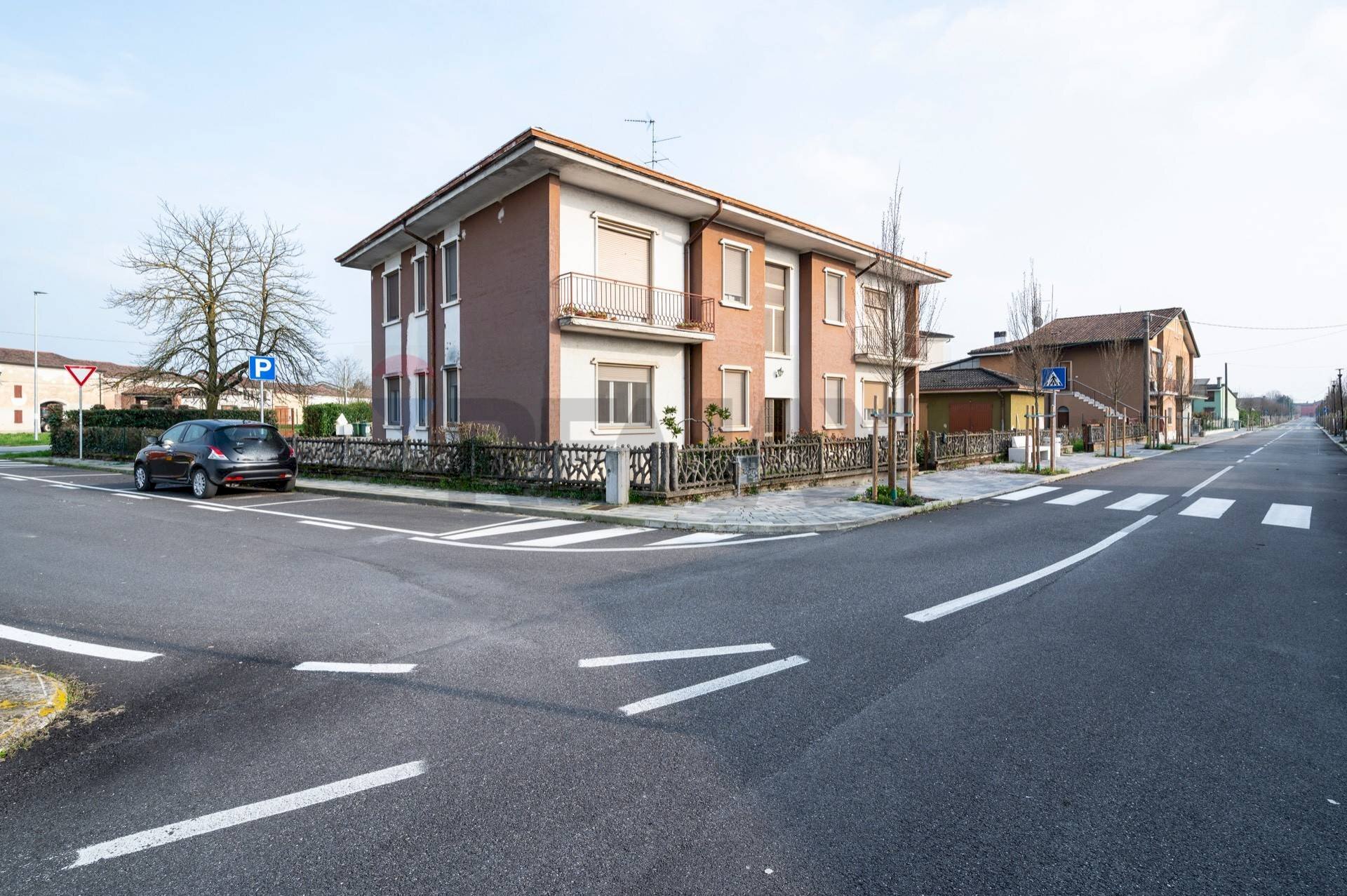 Edificio all\'aperto - Quadrilocale Via Marconi
15, Commessaggio - foto 3