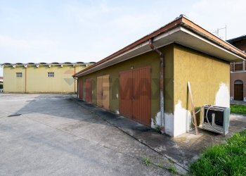 Casa all\'aperto - Quadrilocale Via Marconi
 
15, Commessaggio - foto 5