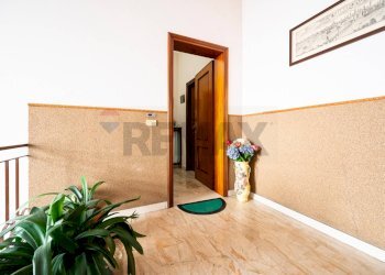 Ricezione / Lobby - Quadrilocale Via Marconi
 
15, Commessaggio - foto 9