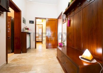 Hall / corridoio - Quadrilocale Via Marconi
 
15, Commessaggio - foto 13