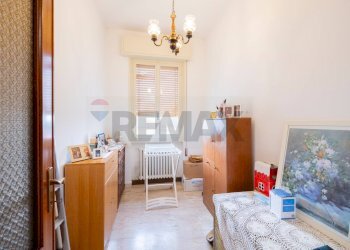 Camera / camera da letto - Quadrilocale Via Marconi
 
15, Commessaggio - foto 20