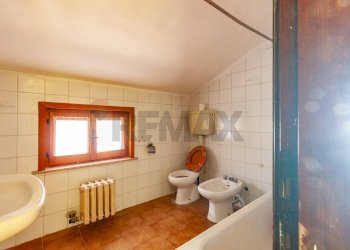 Bagno - Three-room apartment Via Indipendenza
 
19, Viadana - photo 19