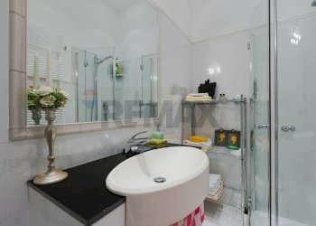 Bagno - Trilocale Via Del Canale Piccolo
 
2, Trieste - foto 16