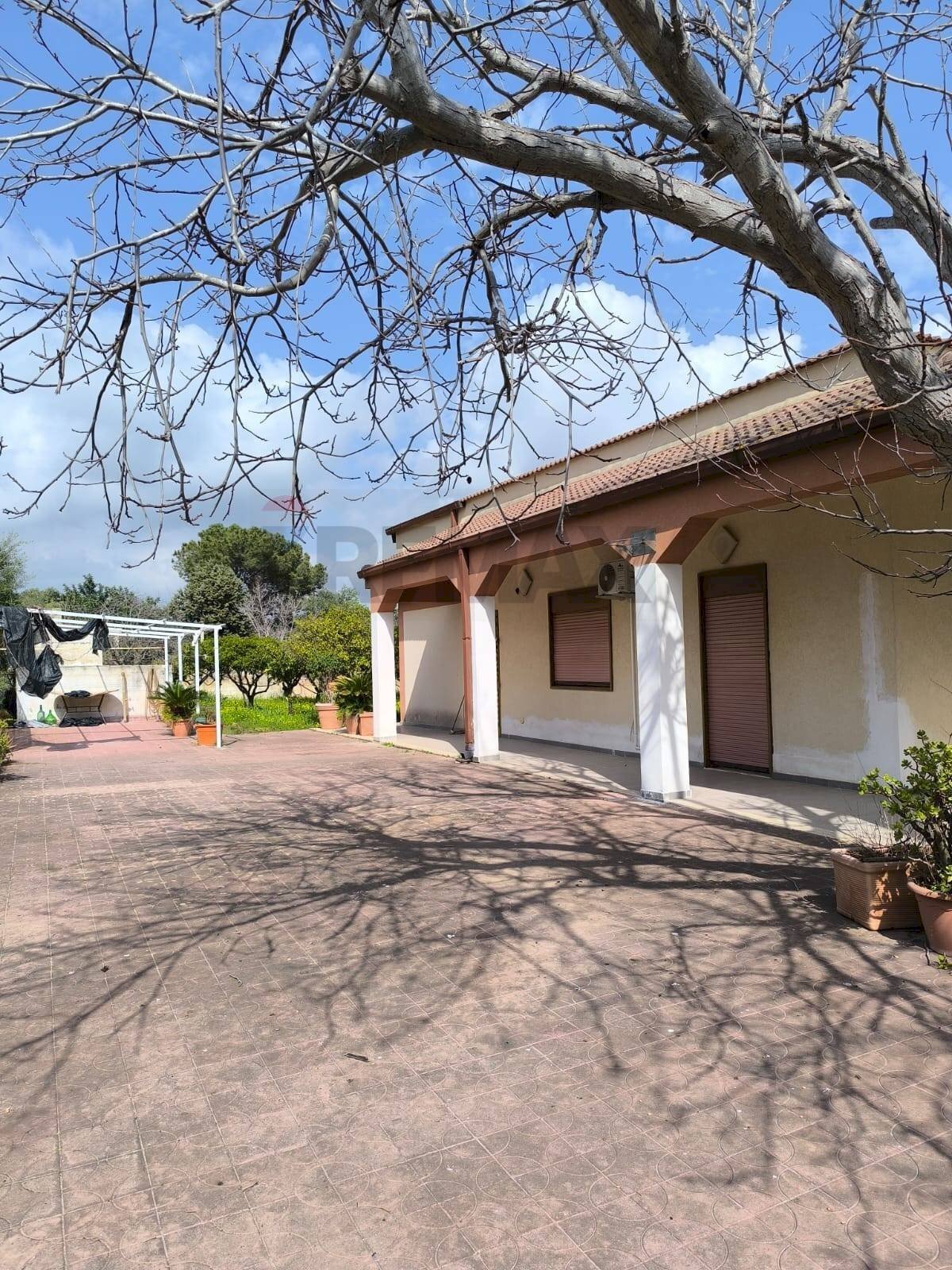 Casa all\'aperto - Villa strada monasteri
 
20, Floridia - photo 2