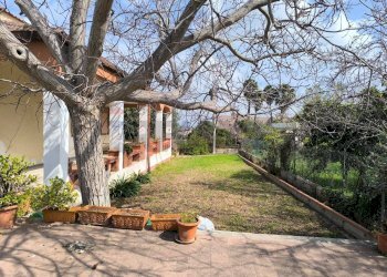 Giardino - Villa strada monasteri
 
20, Floridia - photo 3