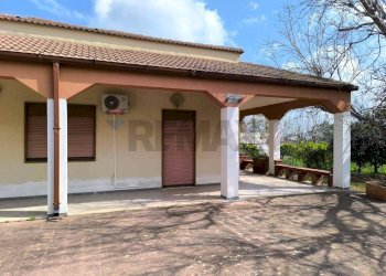 Casa all\'aperto - Villa strada monasteri
 
20, Floridia - photo 9