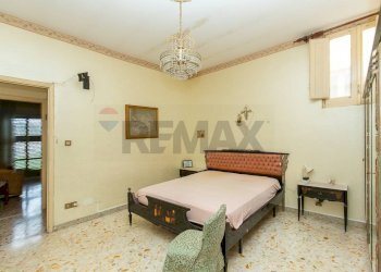 Camera / camera da letto - Quadrilocale largo Monreale
 
4, Lentini - foto 13