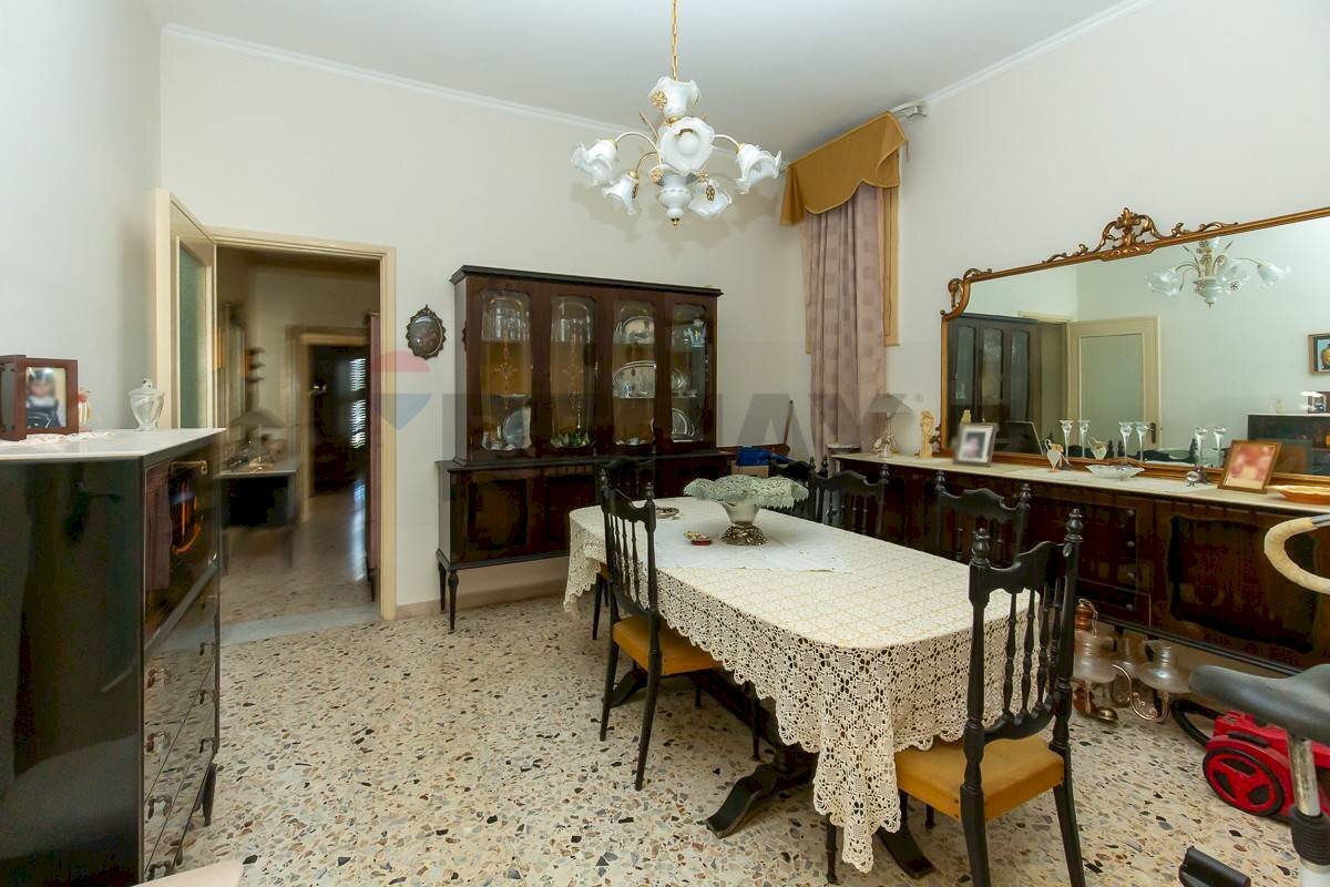 Sala da pranzo - Quadrilocale via tindari
 
44, Lentini - foto 1