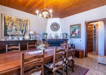 Sala da pranzo - Villa Via Serpaolo
 
16, Augusta - foto 23