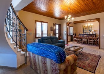 Sala da pranzo - Villa Via Serpaolo
 
16, Augusta - foto 25