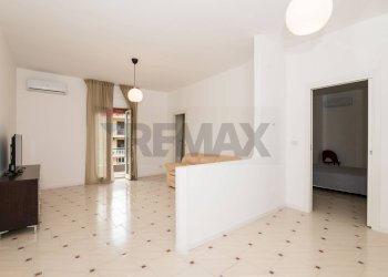 Stanza vuota - Quadrilocale VIA LENTINI
 
67, Siracusa - foto 2