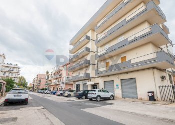 Edificio all\'aperto - Quadrilocale VIA LENTINI
 
67, Siracusa - foto 36