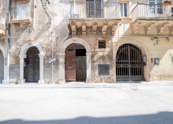 Edificio all\'aperto - Trilocale VIA VITTORIO VENETO
 
94, Siracusa - foto 27