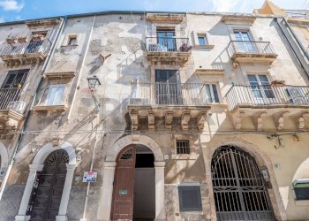 Edificio all\'aperto - Trilocale VIA VITTORIO VENETO
 
94, Siracusa - foto 29