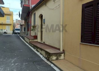 Edificio all\'aperto - Casa indipendente Via Salvatore Magnano Carabiniere
 
19, Siracusa - foto 3