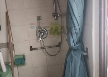 Bagno - Casa indipendente Via Salvatore Magnano Carabiniere
 
19, Siracusa - foto 13