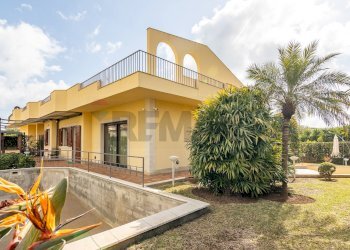 Casa all\'aperto - Villa via giuseppe motta
14, Avola - photo 1