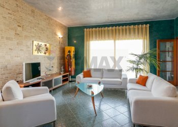 Soggiorno - Villa via giuseppe motta
14, Avola - photo 4