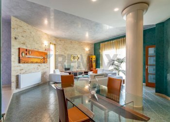 Soggiorno - Villa via giuseppe motta
14, Avola - photo 5