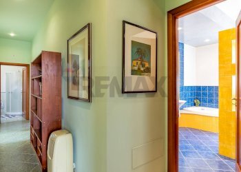 Hall / corridoio - Villa via giuseppe motta
14, Avola - photo 25