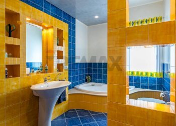 Bagno - Villa via giuseppe motta
14, Avola - photo 30