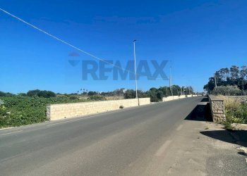 Accesso su strada principale. - Terreno agricolo viale maucini, Portopalo di Capo Passero - foto 4