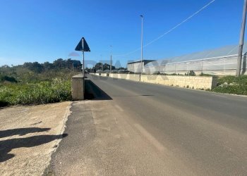 Accesso su strada principale. - Terreno agricolo Viale Maucini, Portopalo di Capo Passero - foto 3