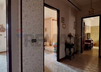Hall / corridoio - Apartment Via Salvatore Quasimodo
 
1, Noto - photo 3