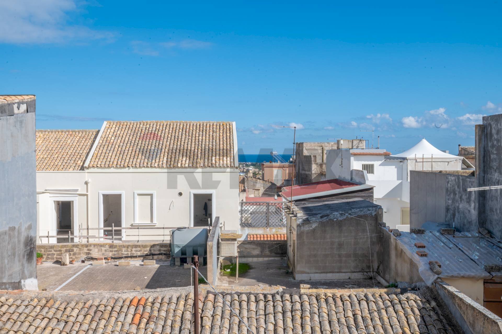 Edificio all\'aperto - Casa semi indipendente Via Unità
 
90, Pachino - foto 1