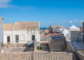 Edificio all\'aperto - Casa semi indipendente Via Unità
 
90, Pachino - foto 1