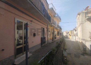 Edificio all\'aperto - Independent house via colonna
 
42, Buccheri - photo 2