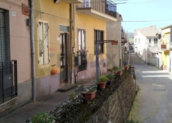 Edificio all\'aperto - Independent house via colonna
 
42, Buccheri - photo 4
